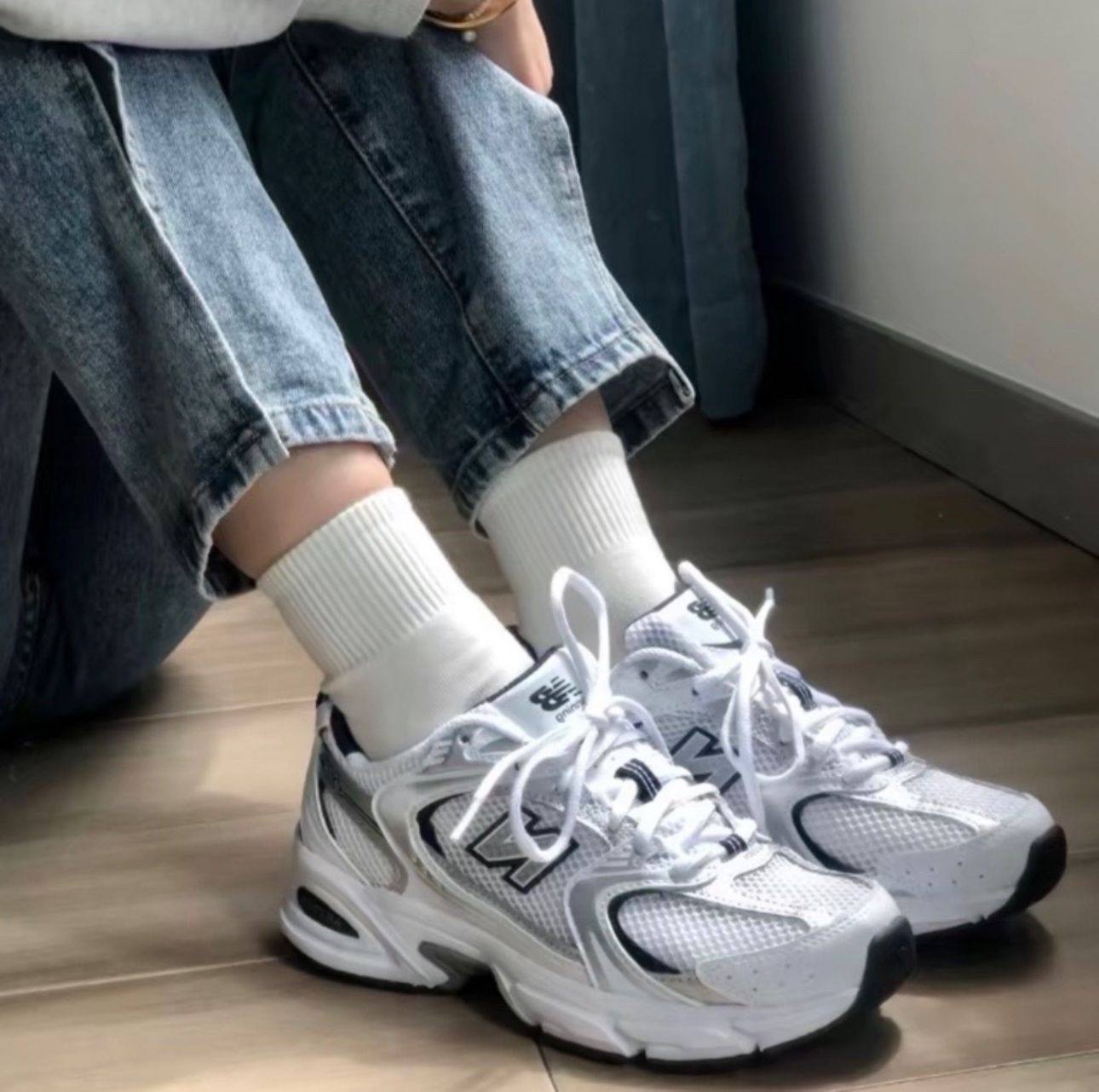 New Balance 530 white with silver and blue accents
36-45 AVAILABLE 🤩
160 dhs💓
Zain242
♥️♥️♥️