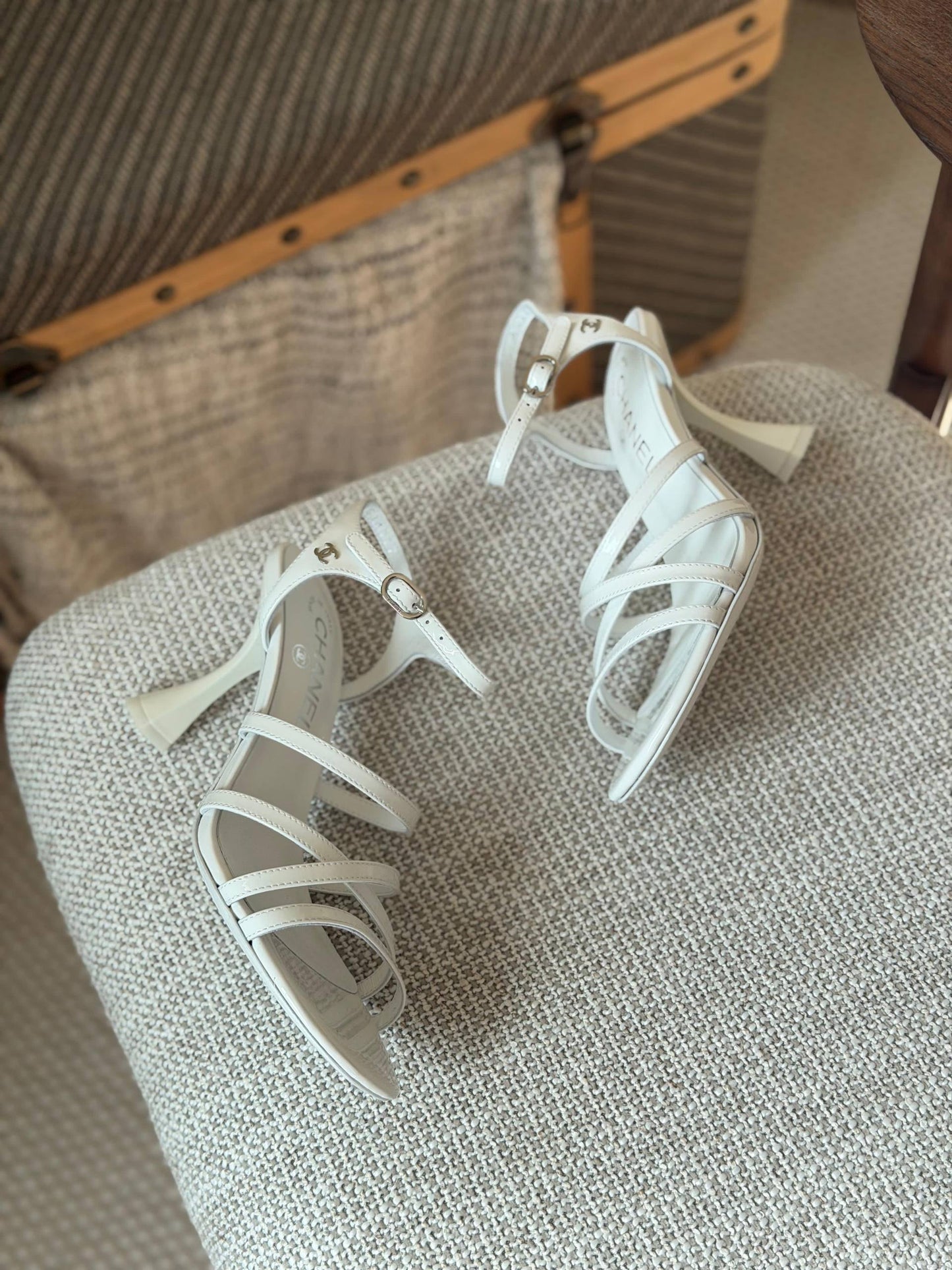 Chanel new 🩶
Size: 36 to 41
Super master quality
450 dhs💚
Zain198
♥️♥️♥️