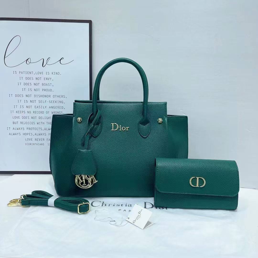 DIOR TOTE BAG 🔥
GOOD QUALITY 🌹
110 dhs🪙
Zain28
♥️♥️♥️
