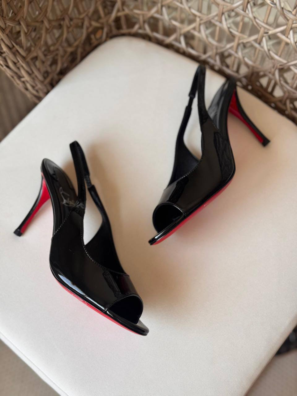 CHRISTIAN LOUBOUTIN
Size: 36 to 41
Super master quality ❤️🔥
450 dhs✅
Zain198
♥️♥️♥️