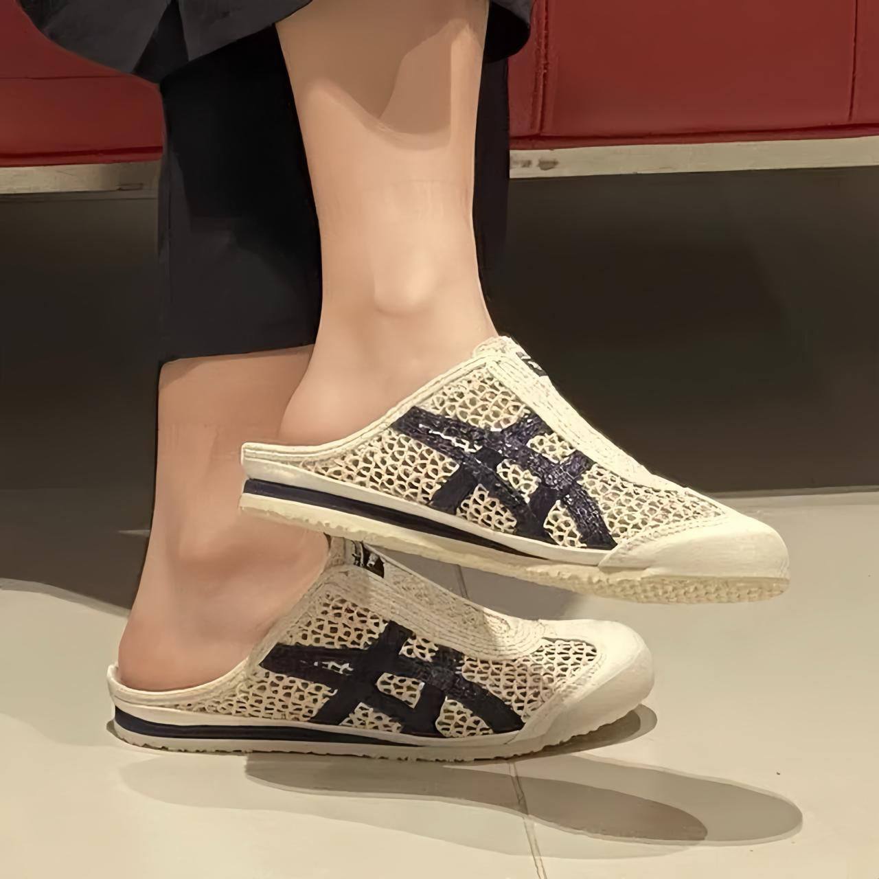 Onitsuka Tiger Mexico 66 Sabot
Birch Peacoat,
Size 36-45 ,
230 dhs❣️
Zain18
♥️♥️♥️