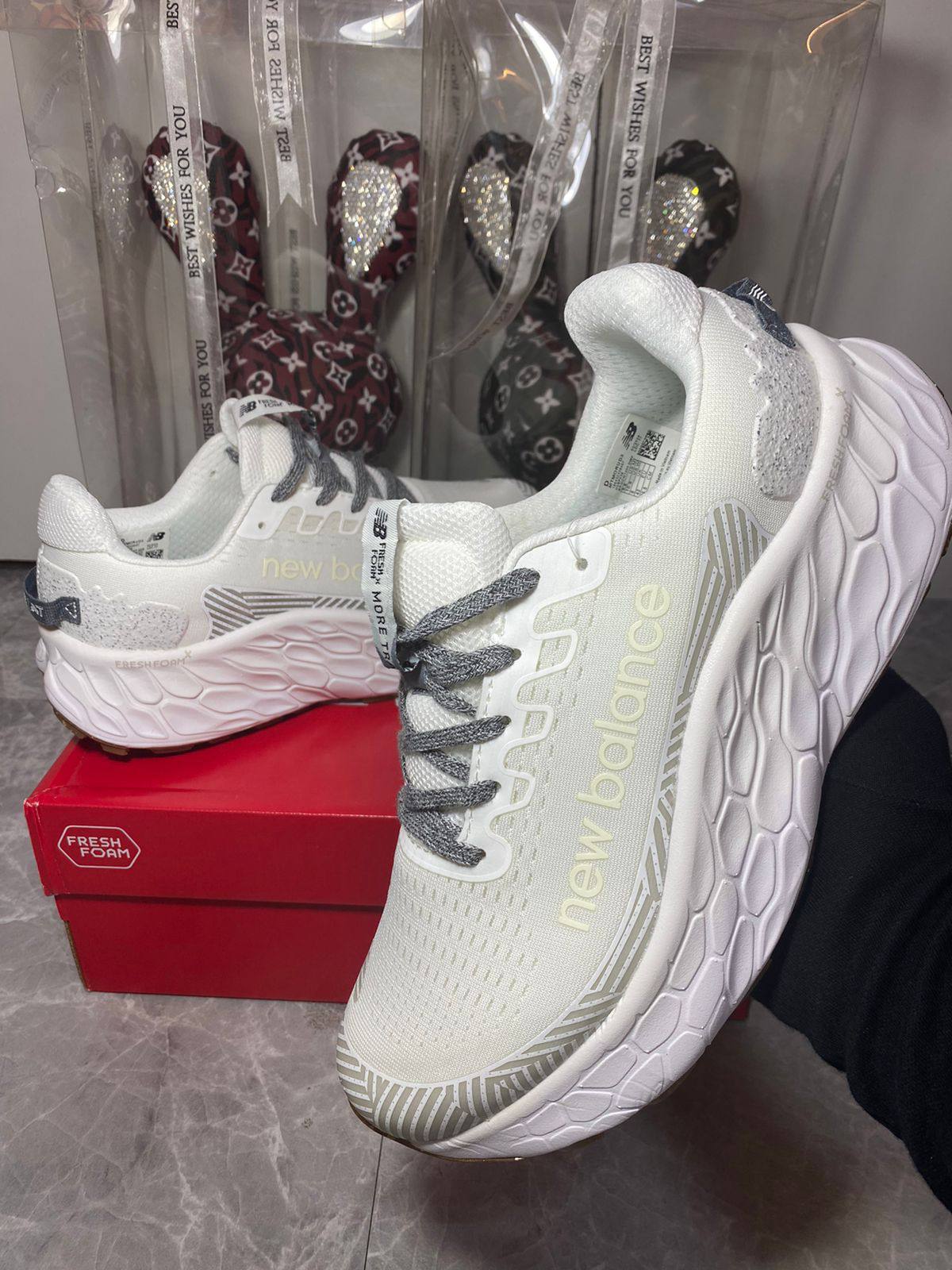 NEW BALANCE NB FRESH FOAM TRAIL MORE V3 'WHITE’🤍
36-45 AVAILABLE 🤩
260 dhs💓
Zain242
♥️♥️♥️