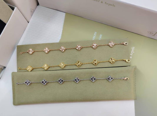 VCA ❤️🔥*
Mini bracelet 🦋
6 flower 🌹
Master quality 💯
With normal boxes 📦
50 dhs❣️
With master box 🗃️
90 dhs❣️
Zain216
♥️♥️♥️