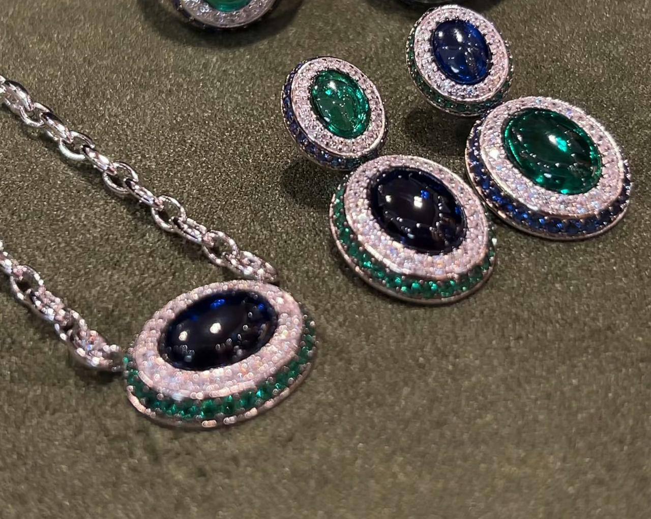 APM Set* 💐
Necklace
Earrings
*Master quality* 💎
270 dhs🪙🌨️
master box 🗃️
Zain48
♥️♥️♥️
