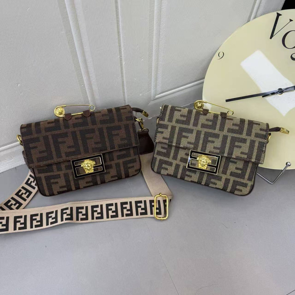 Fendi
70 dhs🇦🇪🇦🇪
Zain242
♥️♥️♥️