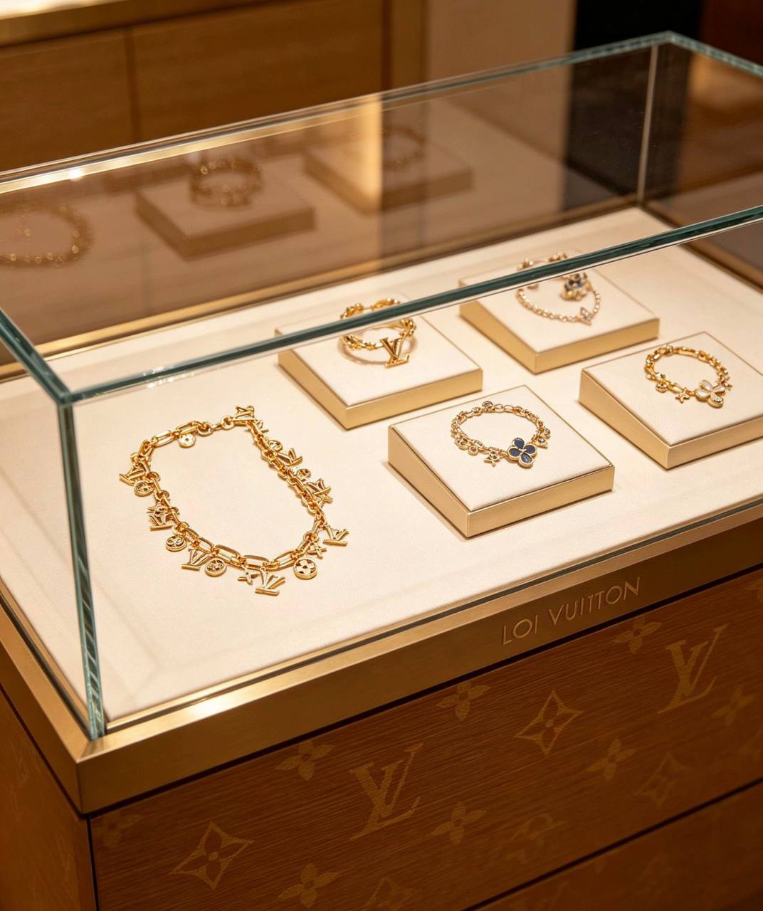 LV ❤️🔥*
Necklace 🐦🔥
Master quality 💯
With normal boxes 🗃️
120 dhs✅
With master box 📦
130 dhs✅
Zain216
♥️♥️♥️