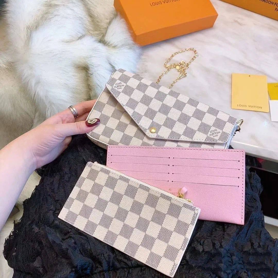 LV
60 dhs🪙🌨️
with box
🎁🎁🎁
Zain38
♥️♥️♥️