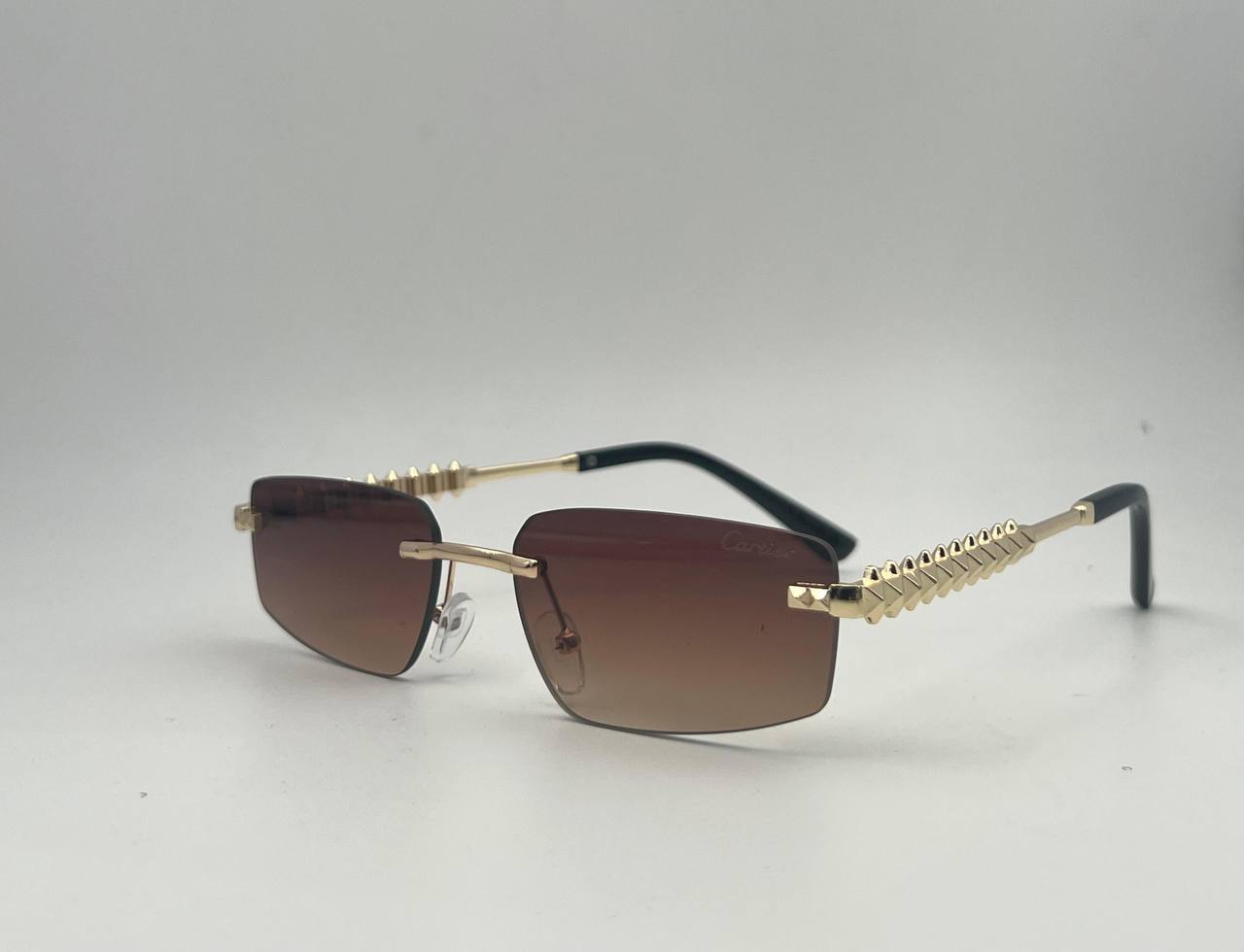 Cartier
Sunglasses 🕶️
good quality 💯
With master box 🗃️
50 dhs🪙🌨️
Zain273
♥️♥️♥️
