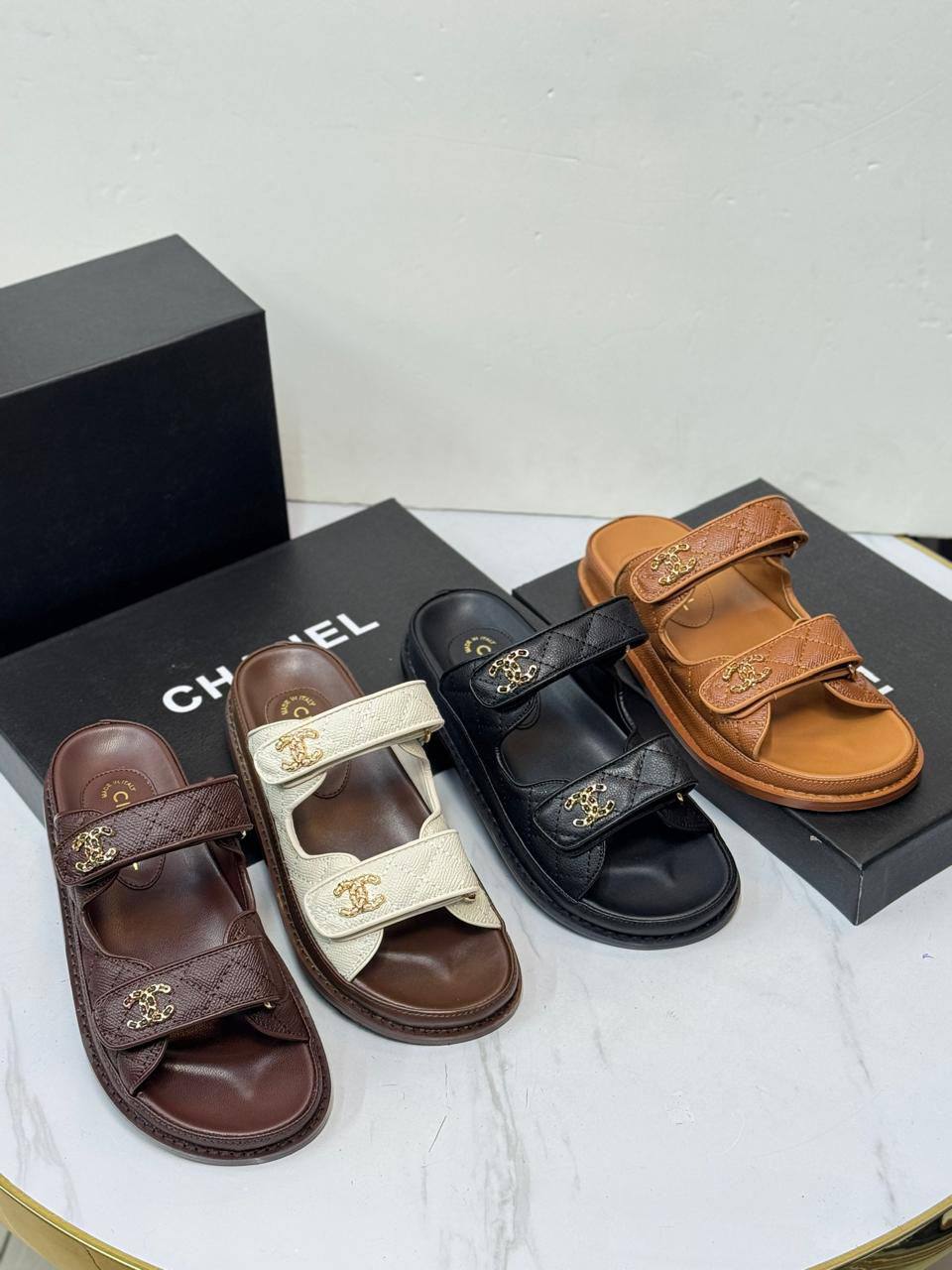 Chanel
💯high quality
Size 36-37-38-39-40-41
110 dhs💓
Zain21
♥️♥️♥️