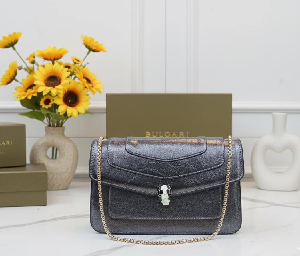 BVLGARI 🆕
GOOD QUALITY 💯
100 dhs🪙🖤
WITH BOX 📦
Zain28
♥️♥️♥️
