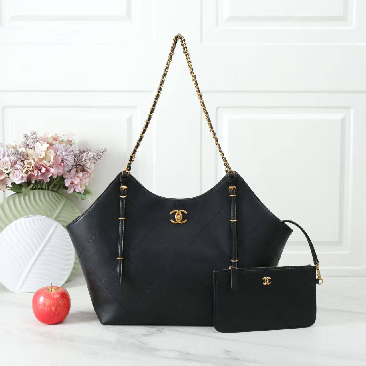Chanel
115 dhs💓
With Box
🎁🎁🎁
Zain50
♥️♥️♥️