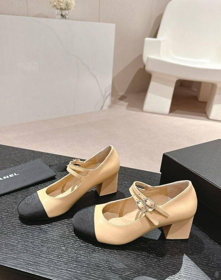CHANEL
230 dhs✅
*SIZE 36 TO 41*
Zain224
♥️♥️♥️