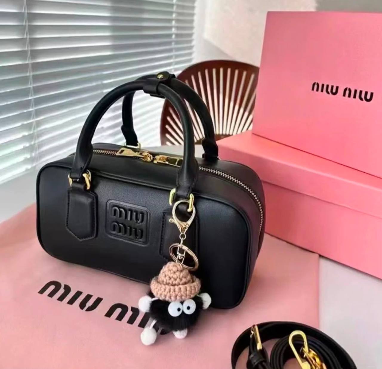 Miu Miu
100 dhs🇦🇪🇦🇪
good-quality with box
Zain35
♥️♥️♥️