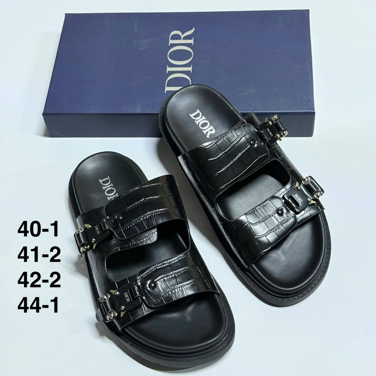 DIOR SLIPPER
GOOD QUALITY👌
105 dhs💓
Zain40
♥️♥️♥️