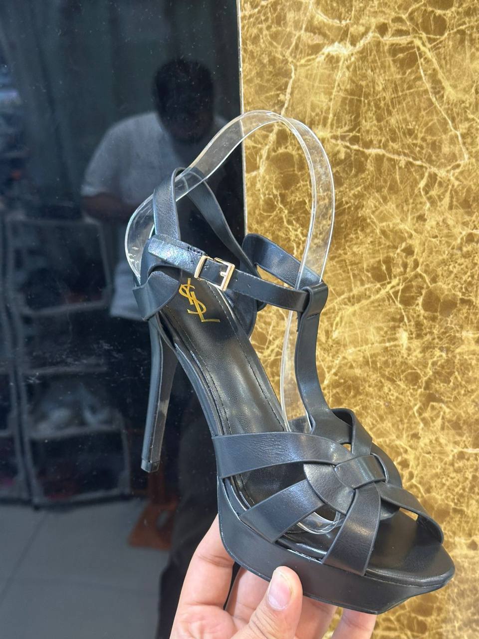 YSL
Size 36 to 41
120 dhs🌺
Zain146