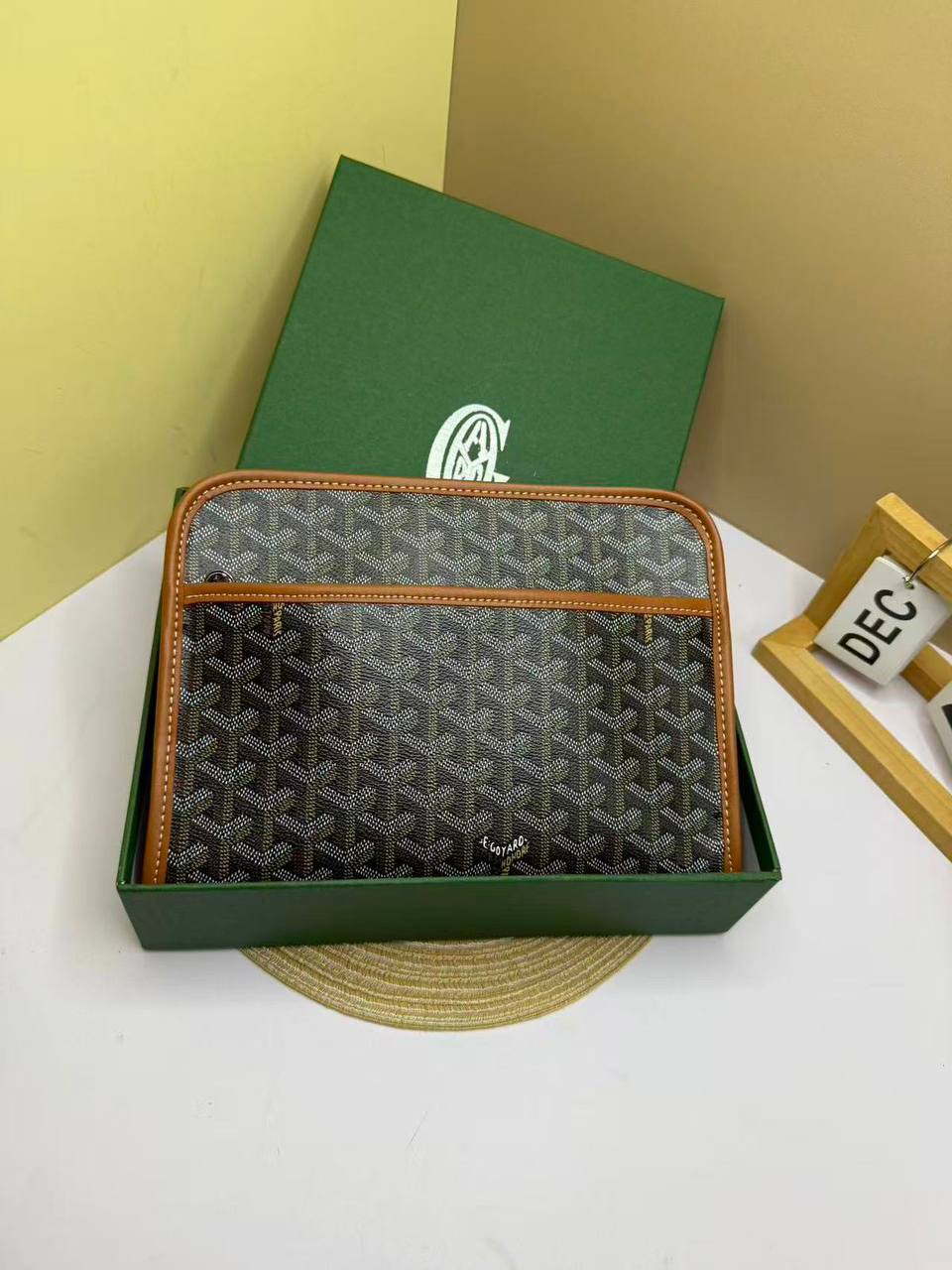 Goyard
With box 🎁🎁🎁
80 dhs✅
Zain136
♥️♥️♥️