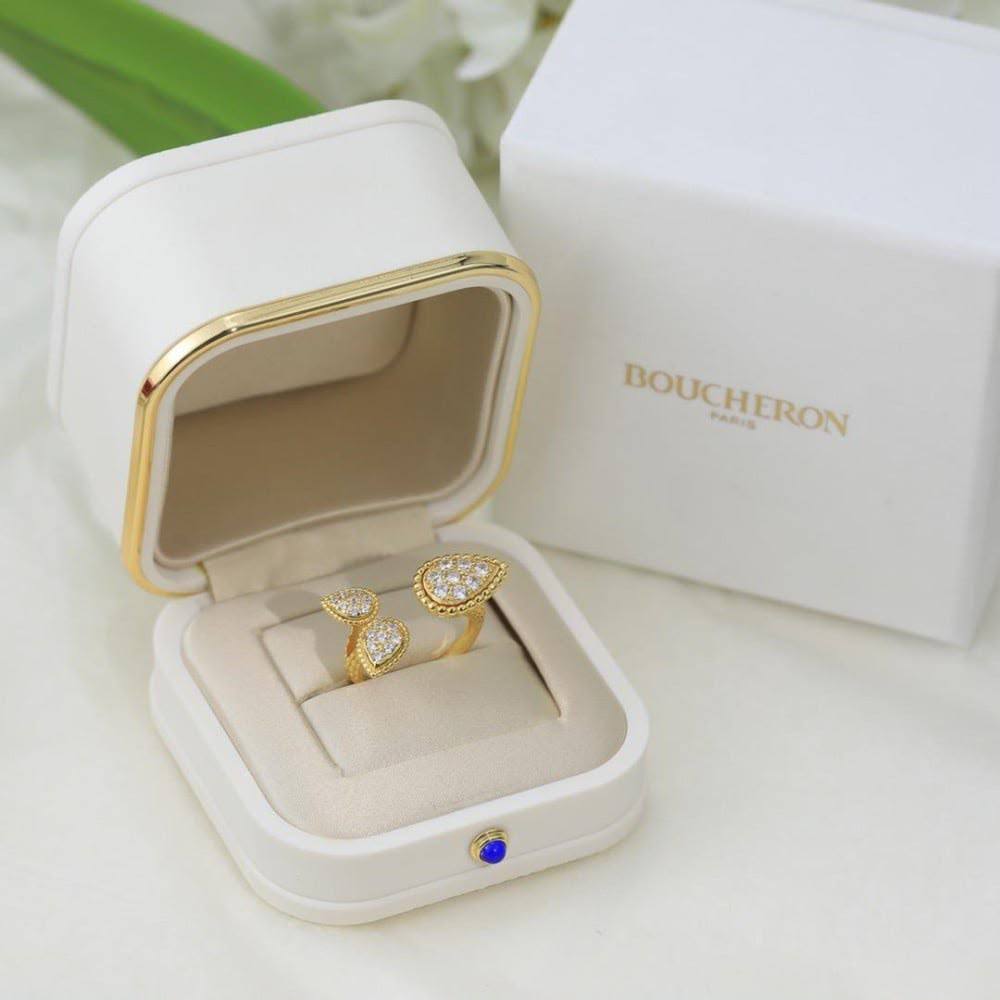 BOUCHERON
Ring 💍 free size
Master quality 💯
With normal boxes 📦
50 dhs✅
With master box 🗃️
130 dhs✅
Zain216
♥️♥️♥️