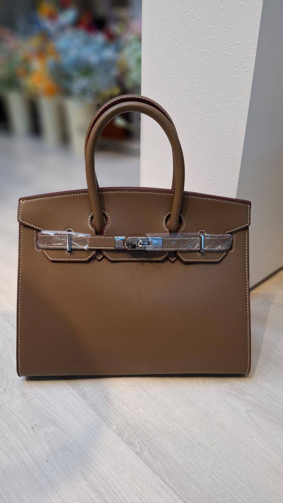 HERMES
New material
30cm
115 dhs🪙🌨️
Zain44
♥️♥️♥️