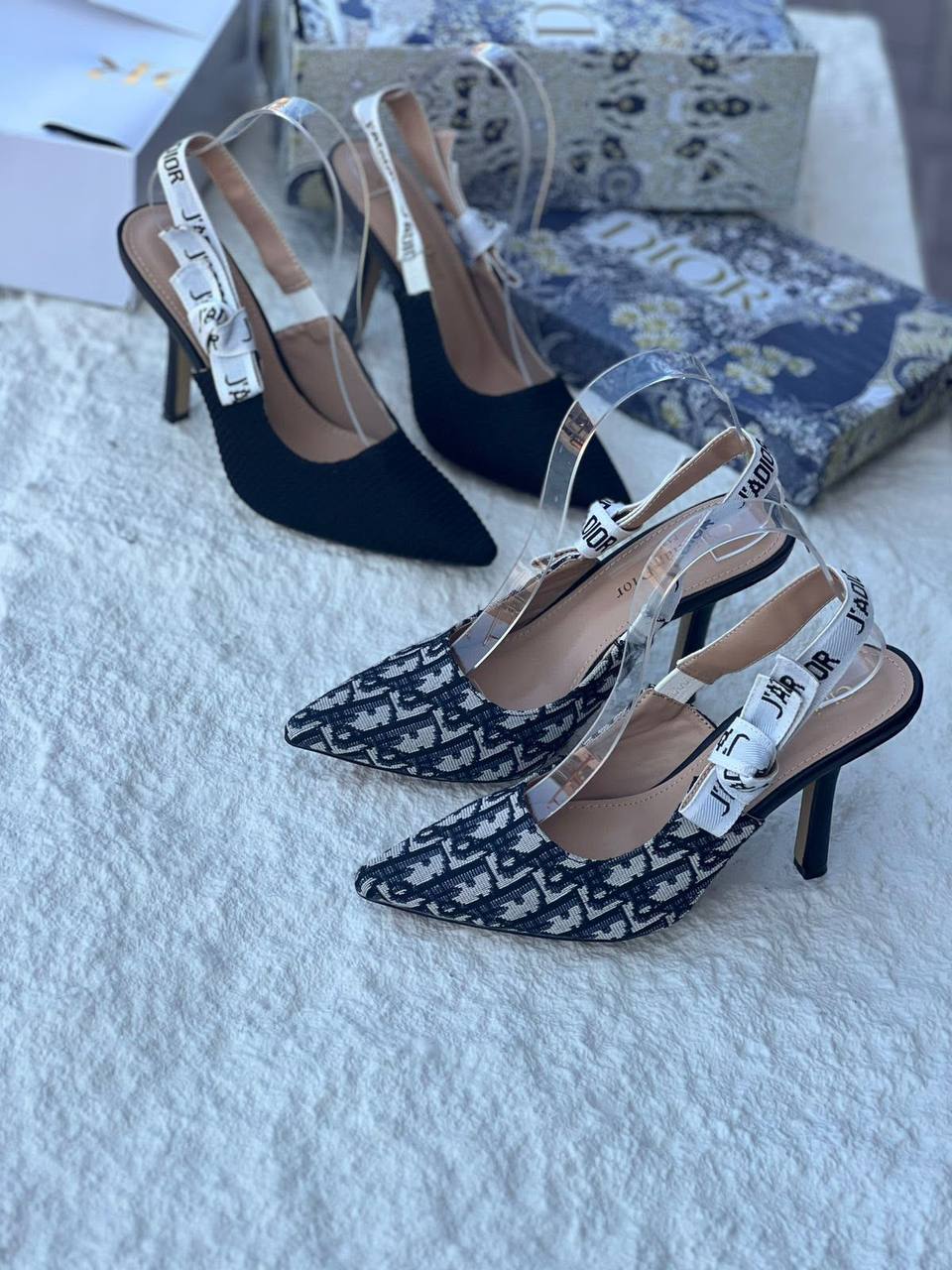 Dior
𝟕𝐂𝐌
💯high quality
Size 36-37-38-39-40-41
110 dhs✅
Zain86
♥️♥️♥️