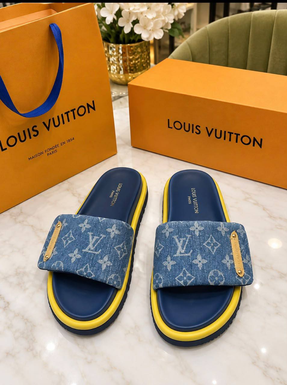 💕𝑹𝑬𝑺𝑻𝑶𝑪𝑲𝑺 💕
✨𝐋𝐕 𝐒𝐋𝐈𝐏𝐏𝐄𝐑𝐒 ✨
𝐇𝐢𝐠𝐡 𝐪𝐮𝐚𝐥𝐢𝐭𝐲 💯
𝐒𝐢𝐳𝐞 𝟑𝟔-𝟑𝟕-𝟑𝟖-𝟑𝟗-𝟒𝟎-𝟒𝟏
100 dhs🇦🇪🇦🇪🇦🇪
Zain21
♥️♥️♥️