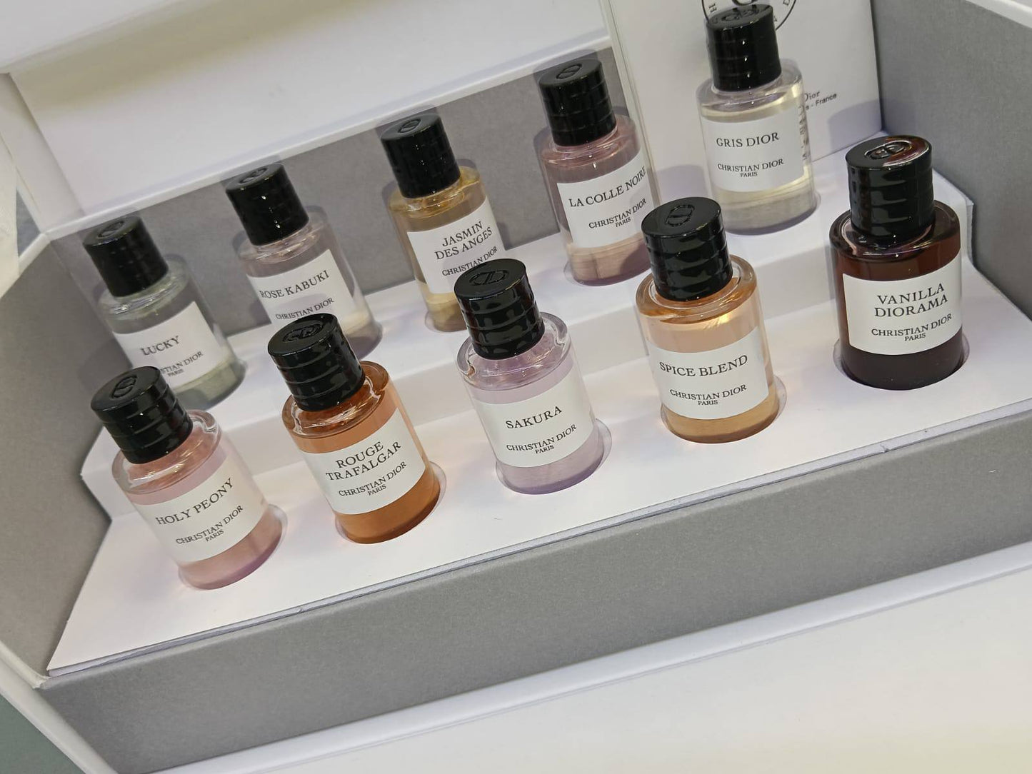 DIOR 10in1 SET
130 dhs✅
(7.5 ml each)
Zain01
♥️♥️♥️