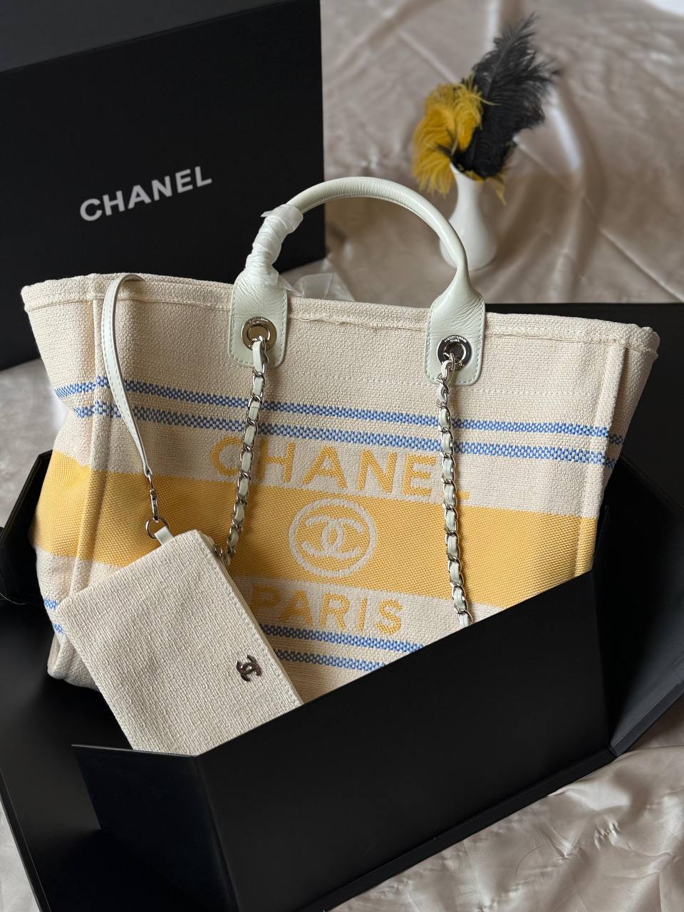 Available Again✨✨✨
CHANEL
36cm
380 dhs🪙💕
Top quality
With box🎁
Zain167
♥️♥️♥️