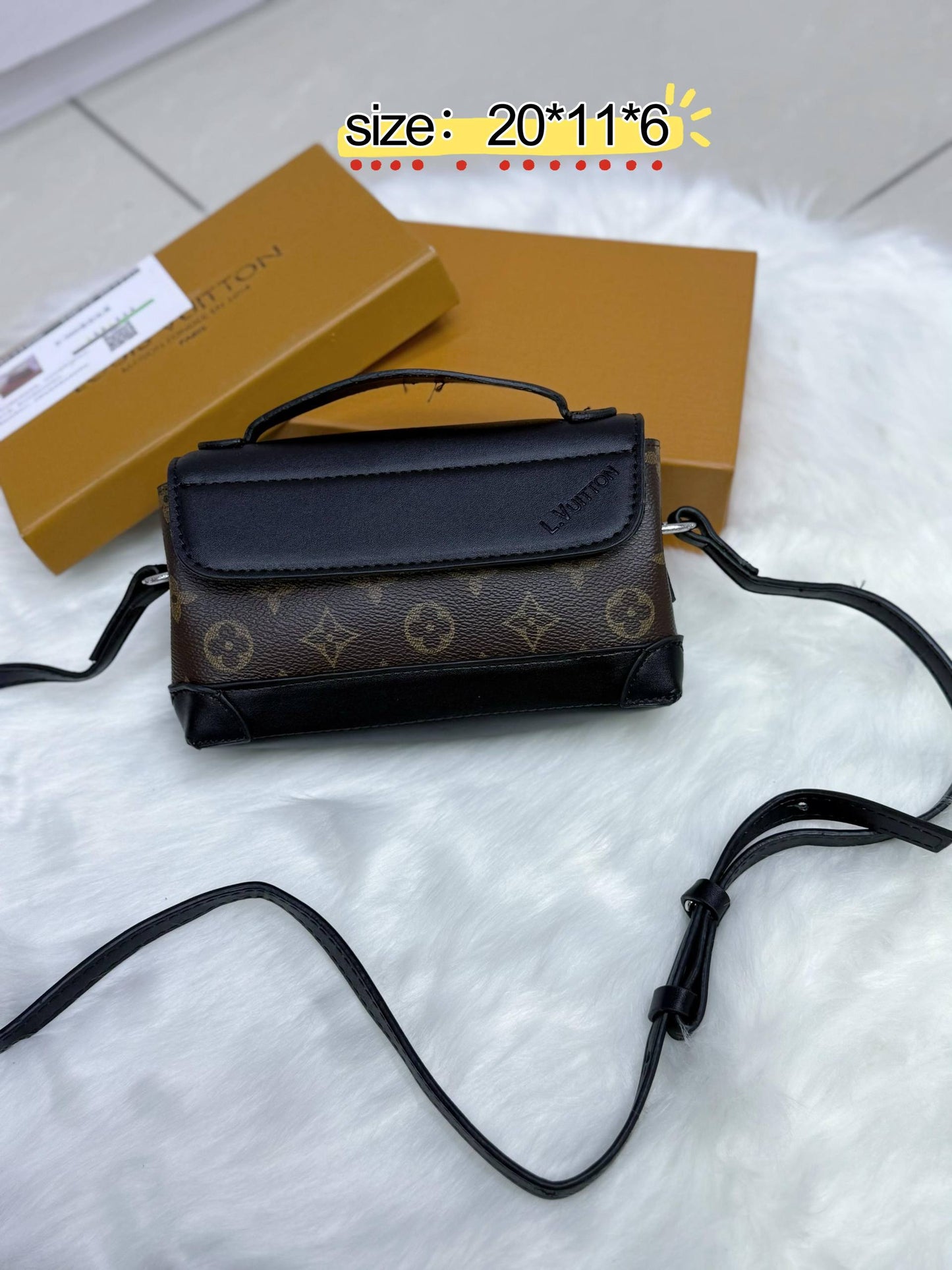 LV
✨✨NEW ✨✨
90 dhs❣️
with box
🎁🎁🎁
Zain38
♥️♥️♥️