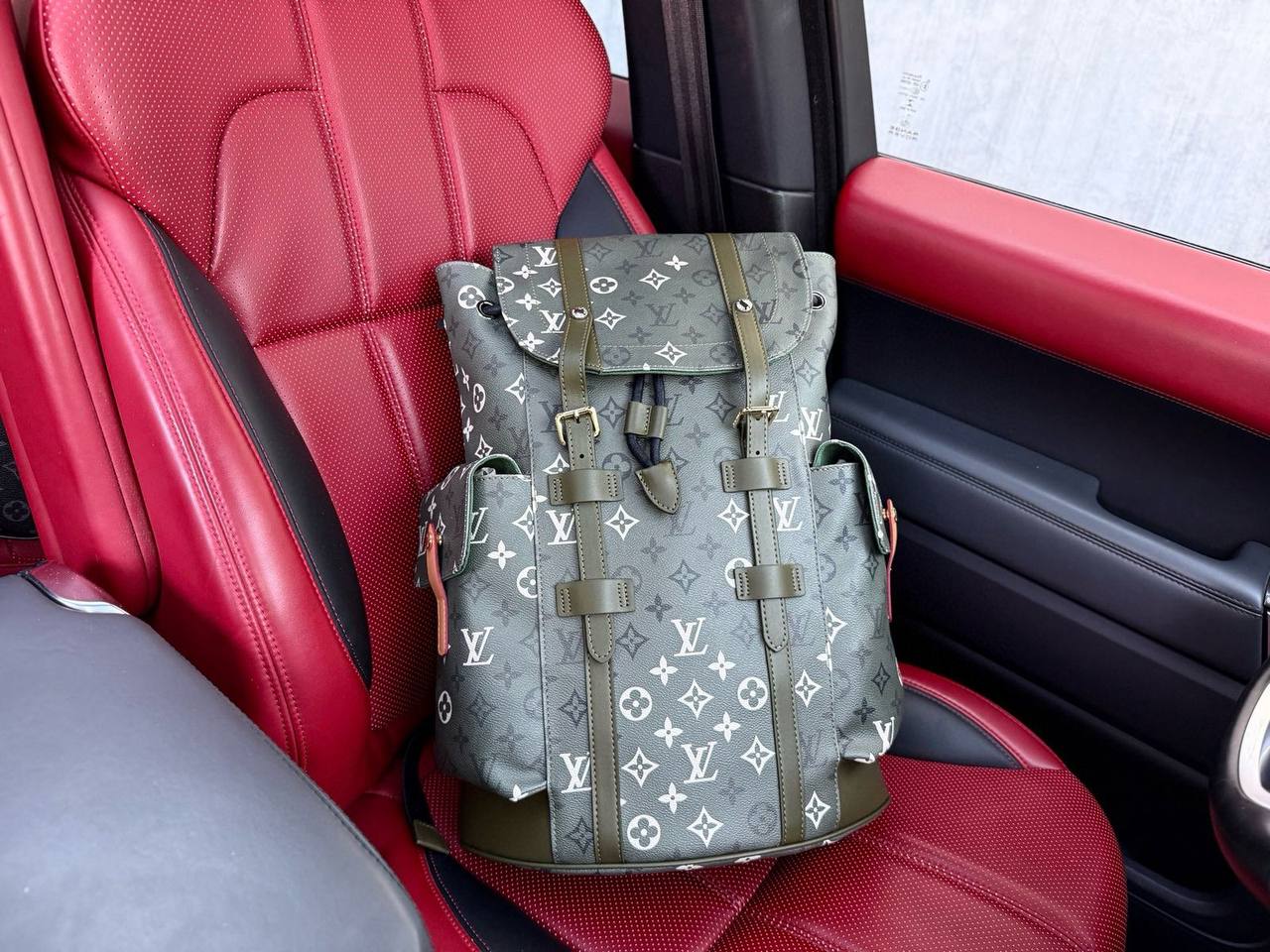 LV
*Backpack🎒*
*Master Quality*
550 dhs✅
Zain179
♥️♥️♥️