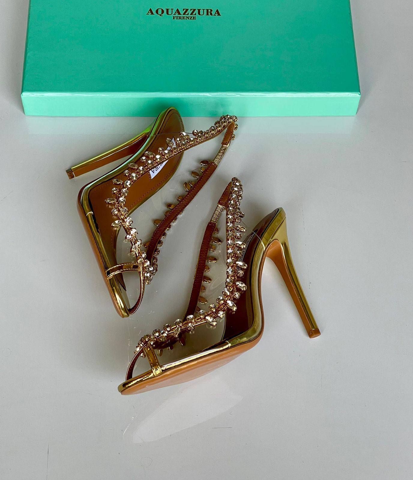 AQUAZZURA
SuperMaster Quality 💯
450 dhs❣️
Size: 36-41💥
Zain171
♥️♥️♥️