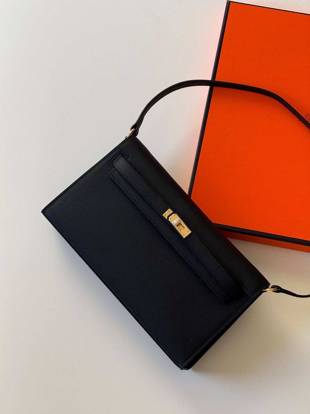 Hermes
340 dhs🇦🇪🇦🇪
Zain52
♥️♥️♥️