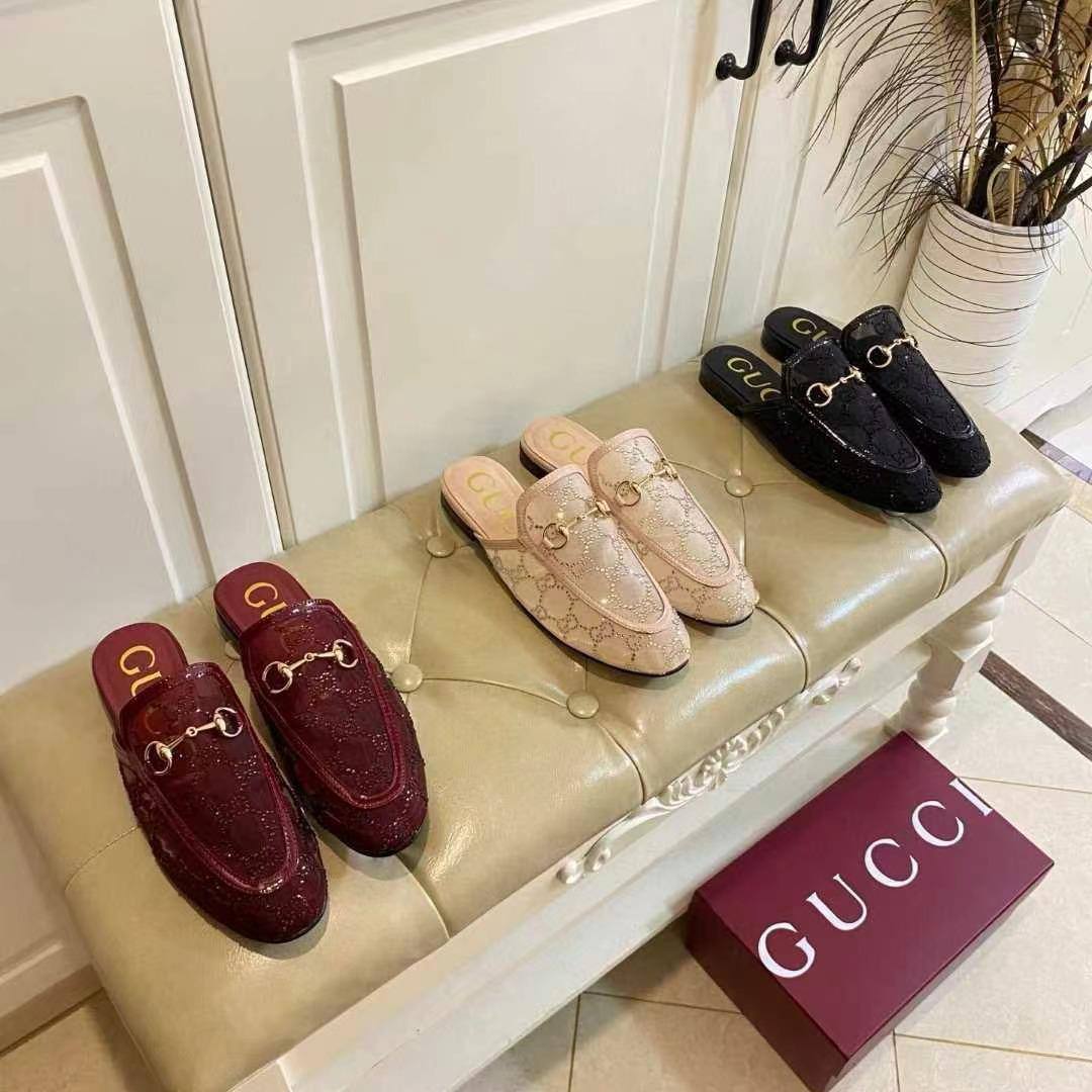Gucci
High quality
size 36-42
150 dhs🪙💕
Zain132
♥️♥️♥️