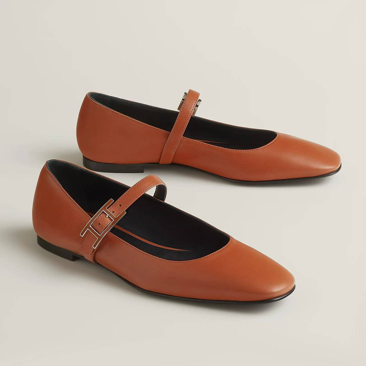 hermes offer
size 36 to 42
90 dhs🇦🇪🇦🇪
Zain146
♥️♥️♥️