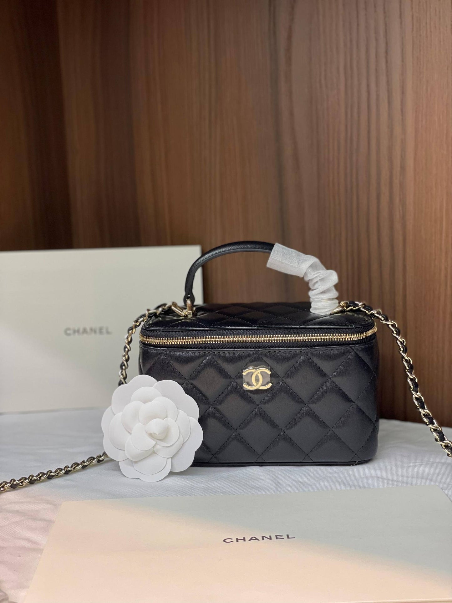Chanel
•Super Master Quality
• Size:17cm
970 dhs💓💓💓
Zain255
♥️♥️♥️