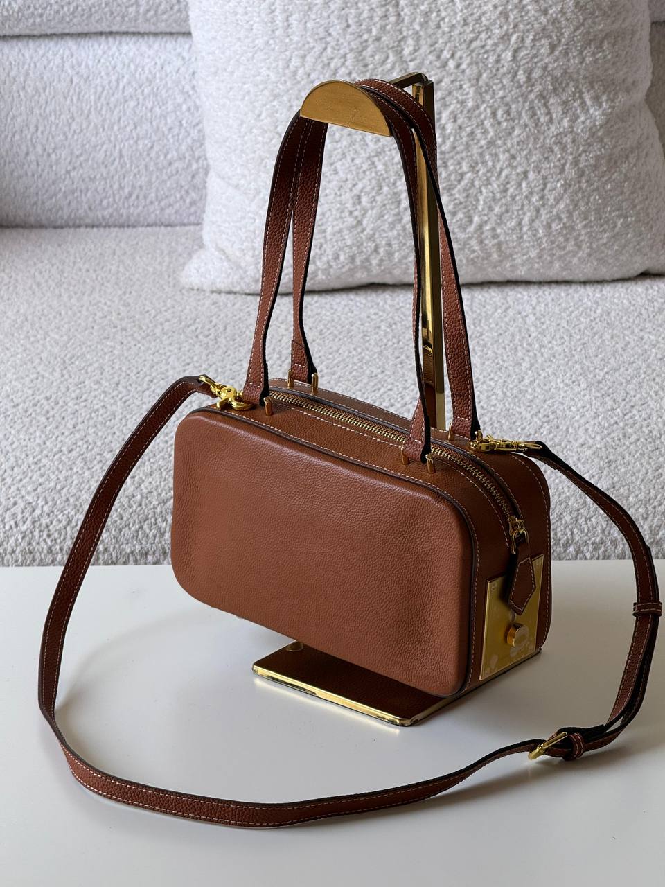 Hermes Faobourg 24cm💕master quality😍
with box❤️
🎁🎁🎁
680 dhs🪙🖤🇦🇪
Zain52
♥️♥️♥️