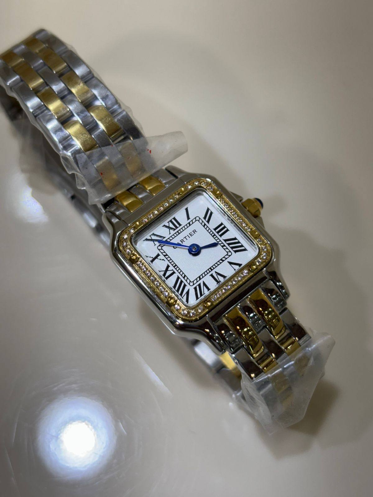 CARTIER
For Women
230 dhs🗽
___WITH BOX_____❒
🎁🎁🎁
Zain108
♥️♥️♥️