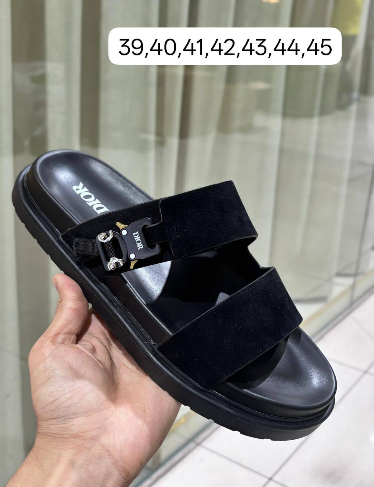 Dior Mens Slipper
120 dhs🇦🇪🇦🇪
Zain241
♥️♥️♥️