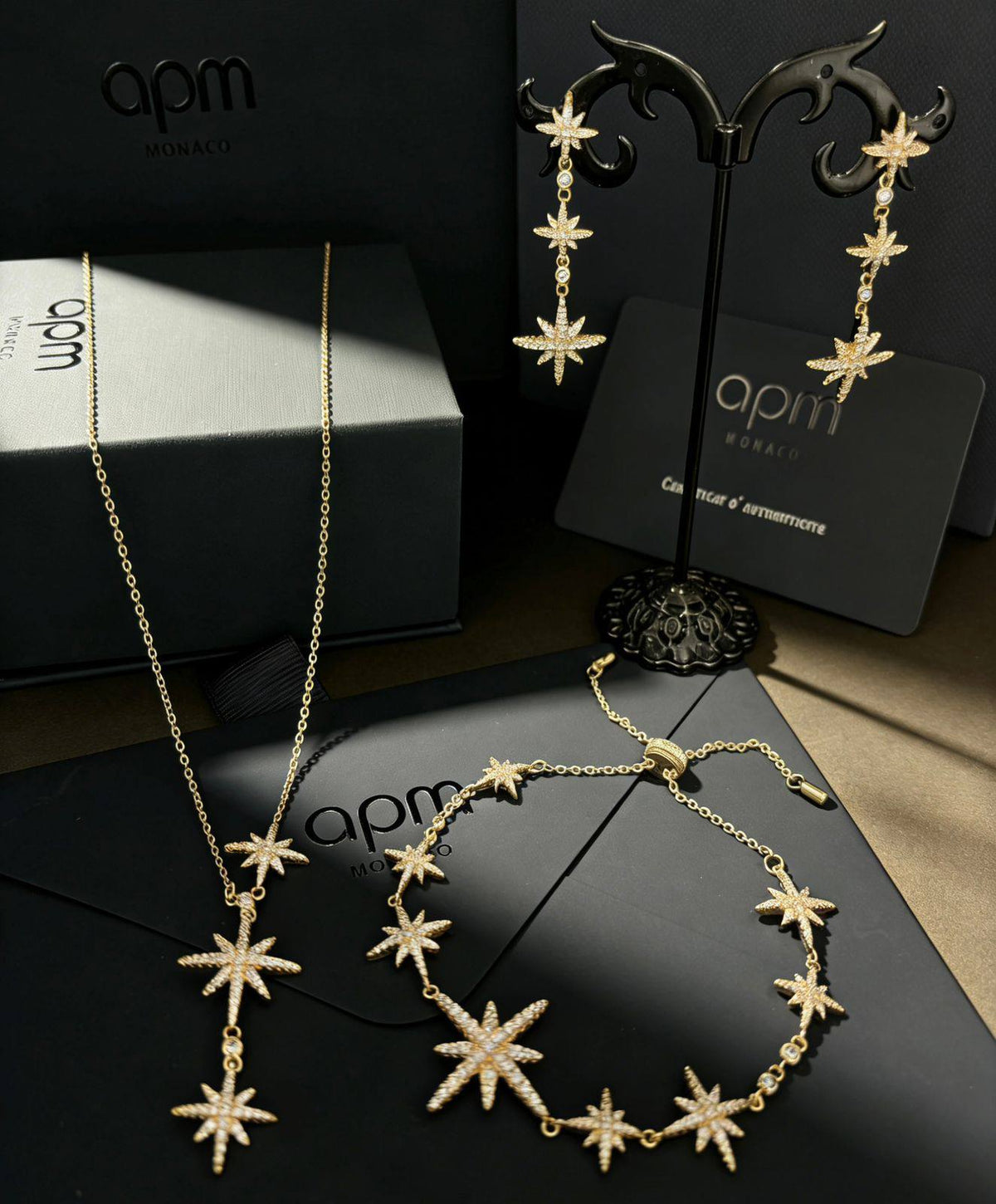 APM SET
MASTER 💫✨
NECKLACE
BRACELET
EARRINGS
WITH GOOD BOX AND PAPER BAG🛍️🎁
170 dhs🇦🇪🇦🇪
Zain89
♥️♥️♥️
