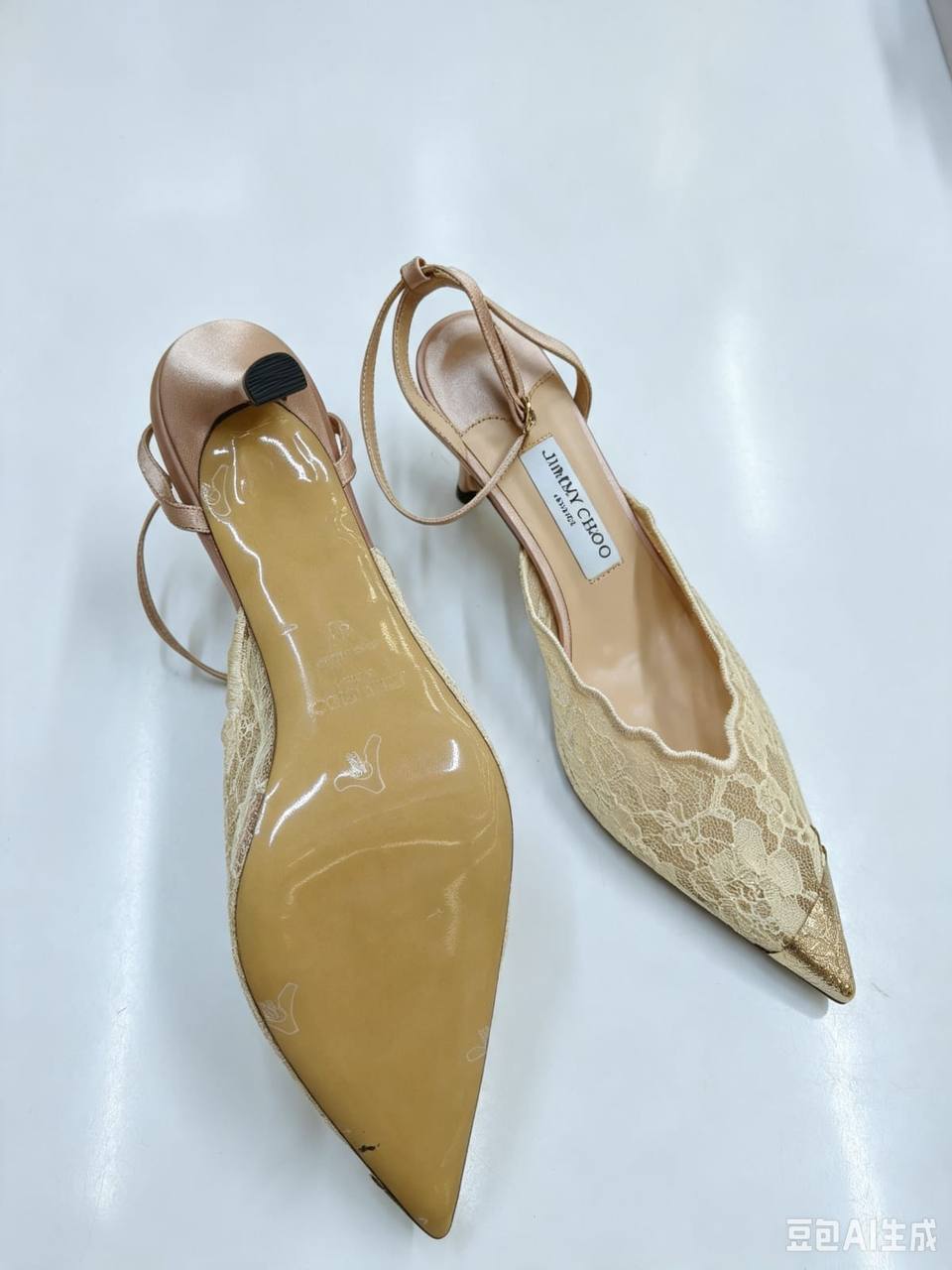 Jimmy Choo
size 36-41
120 dhs🇦🇪🇦🇪
Zain40
♥️♥️♥️