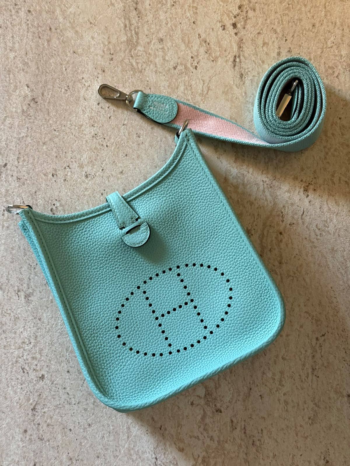 HERMES 💫
Super Master Quality ⚡️
Original Packing 🎁
Size 16CM📏
For Price 👇 WhatsApp✅
0568585901
0507557372
0552275751 Owner Zain 👌
Zain321
♥️♥️♥️