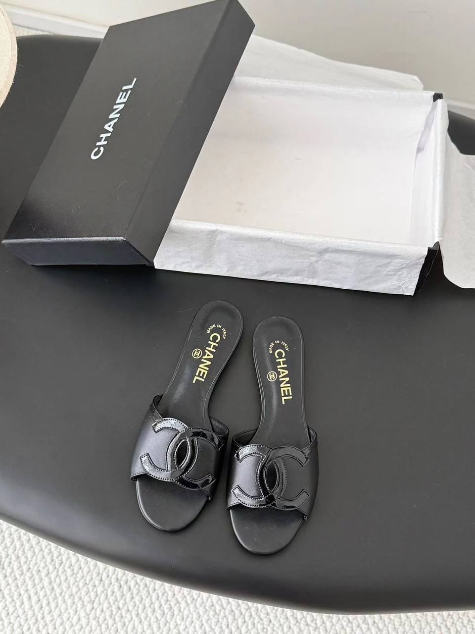 Chanel
High quality🤗
SIZE ……… 36-42🥳
330 dhs💛
Zain119
♥️♥️♥️