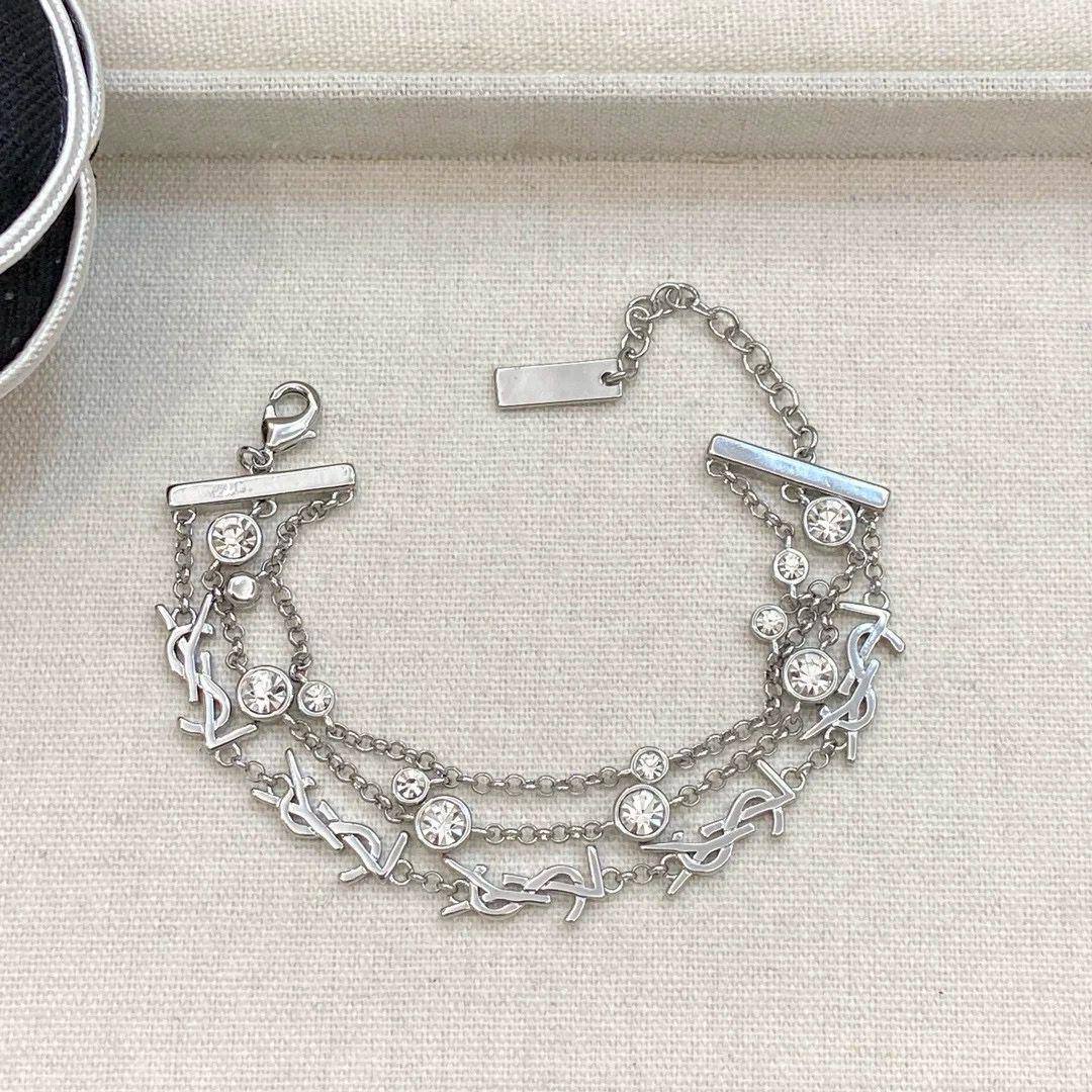 YSL Bracelet ☘️
Master quality
*60* AED normal box 📦
Zain48
♥️♥️♥️