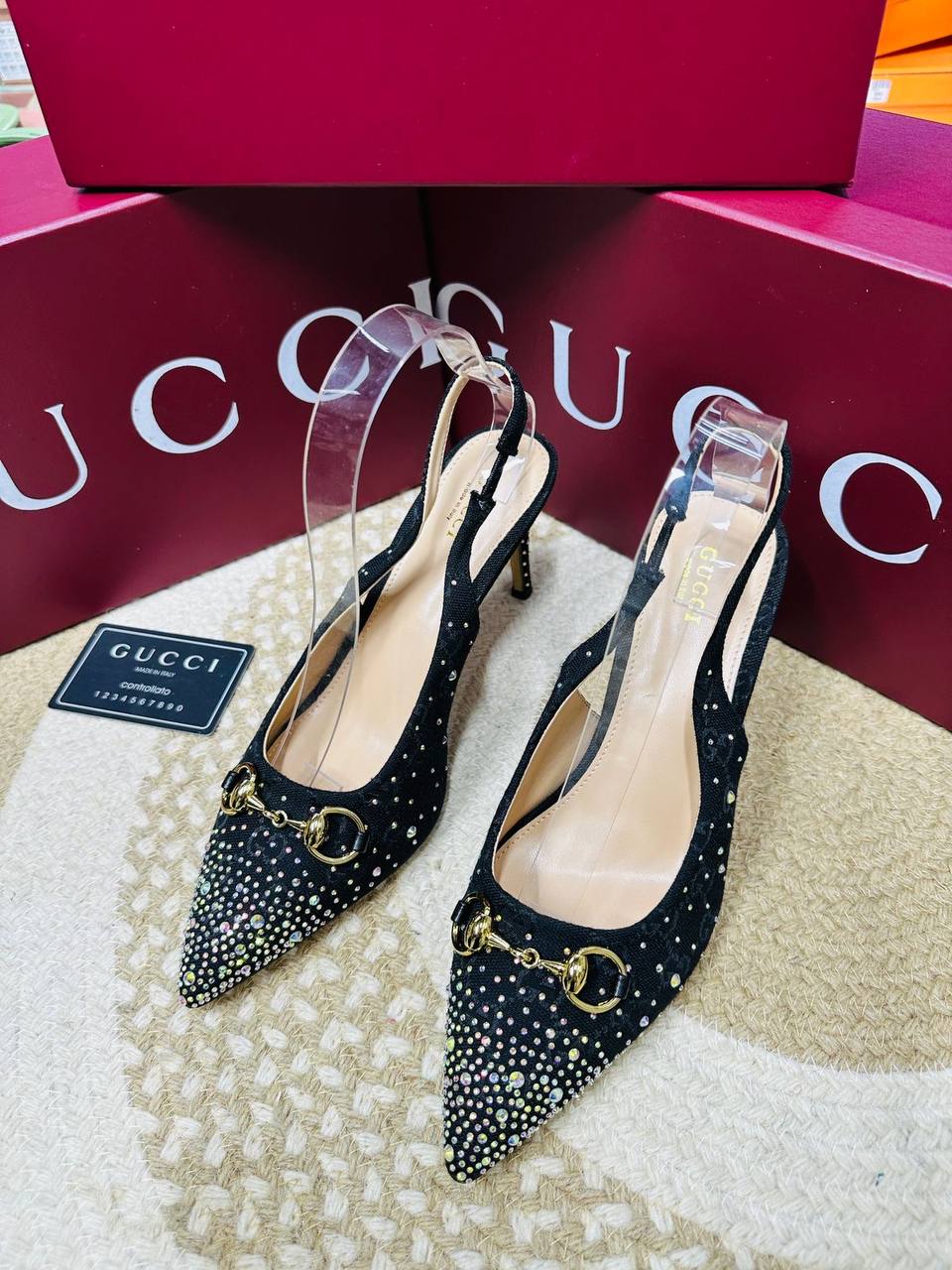 Gucci
Size36-42
105 dhs✅
Zain132
♥️♥️♥️
