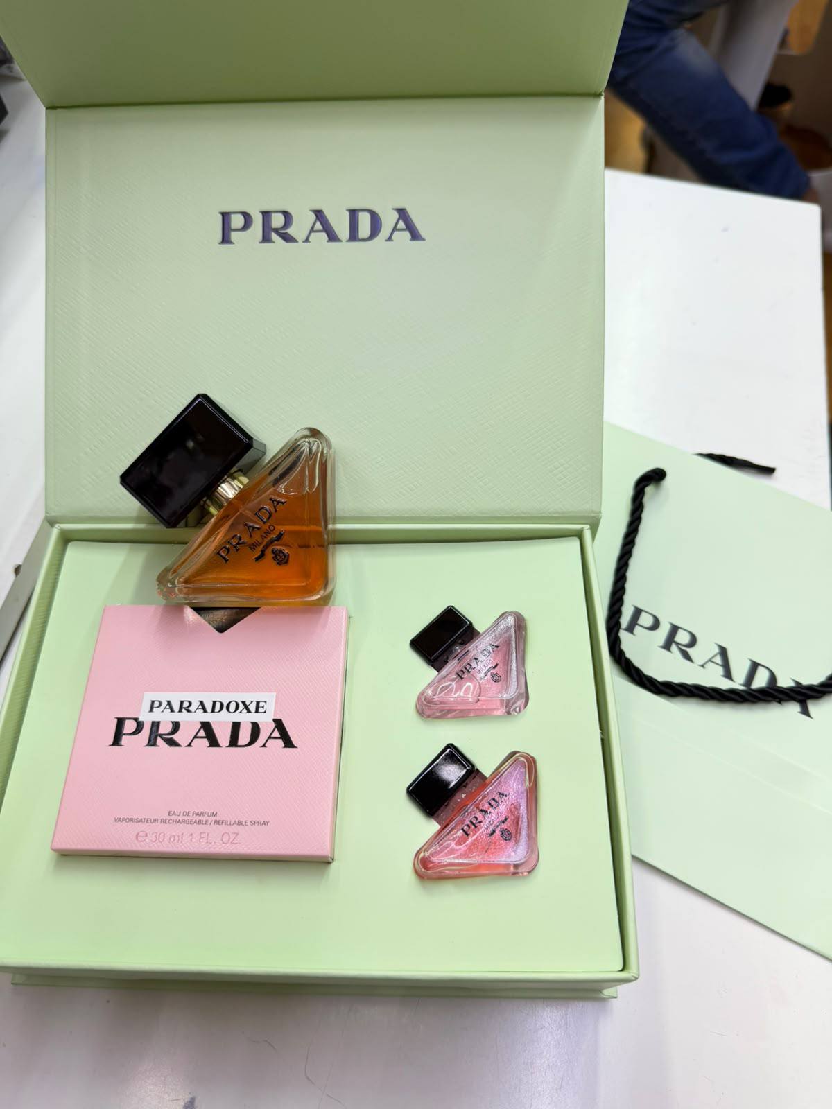 Prada
80 dhs🇦🇪🇦🇪
Zain211
♥️♥️♥️