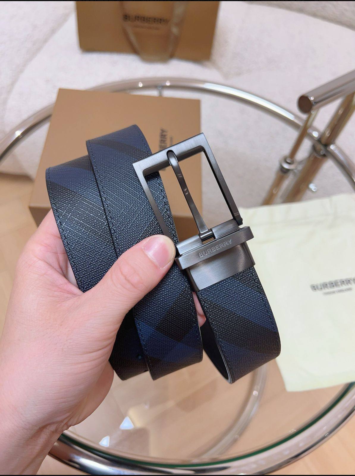 BURBERRy
Master quality
320 dhs🇦🇪🇦🇪
Zain164
♥️♥️♥️