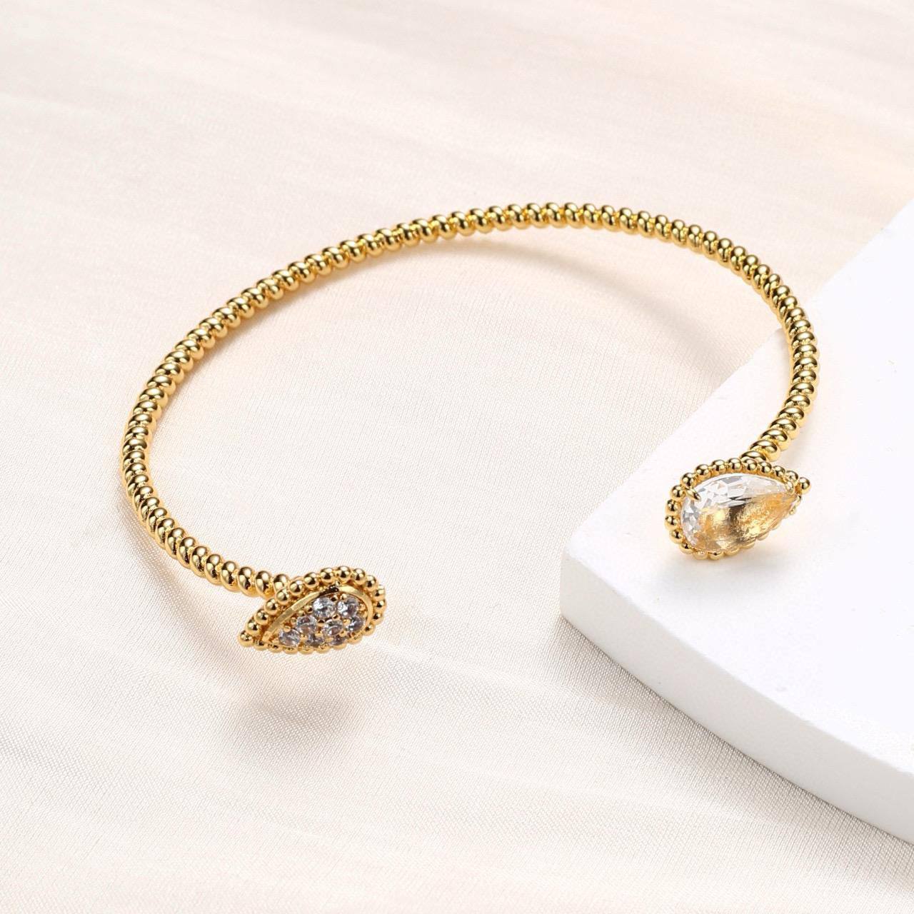 BOUCHERON ❤️🔥*
Bangle 🐦🔥
Master quality 💯
With normal boxes 🗃️
45 dhs🪙🌨️
With master box 📦
130 dhs🪙🌨️
Zain216
♥️♥️♥️