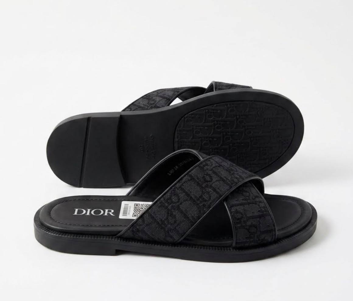 Dior
New 🆕 40 to 45
120 dhs🇦🇪🇦🇪
Zain183
♥️♥️♥️