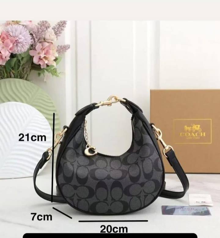 Coach
With box
🎁🎁🎁
90 dhs🪙🌨️
Zain136
♥️♥️♥️
