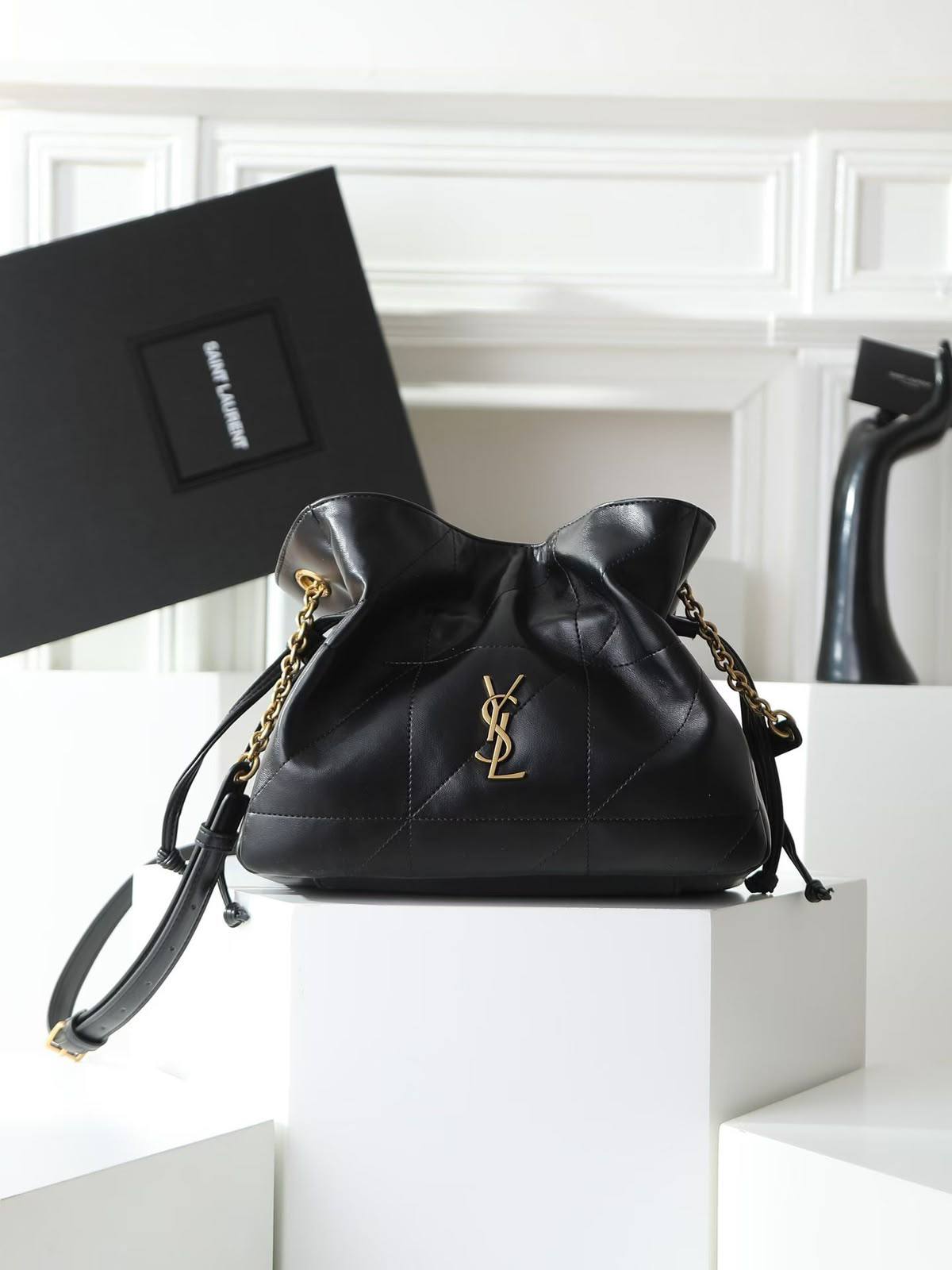 YSL
340 dhs🇦🇪🇦🇪
Zain153
♥️♥️♥️