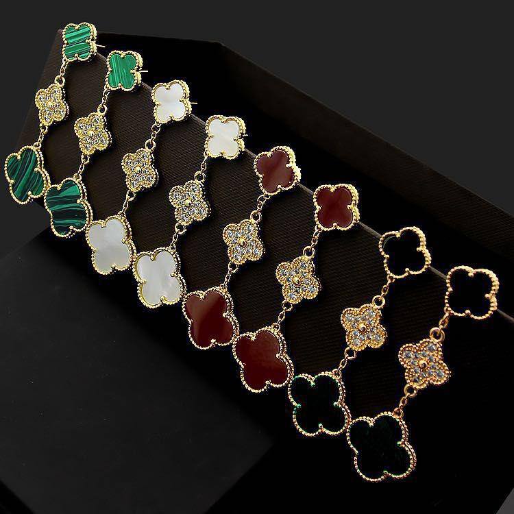 VCA EARRING
MASTER✨💫
70 DHS🇦🇪🇦🇪
WITH BOX AND PAPER BAG🛍️🎁
Zain89
♥️♥️♥️