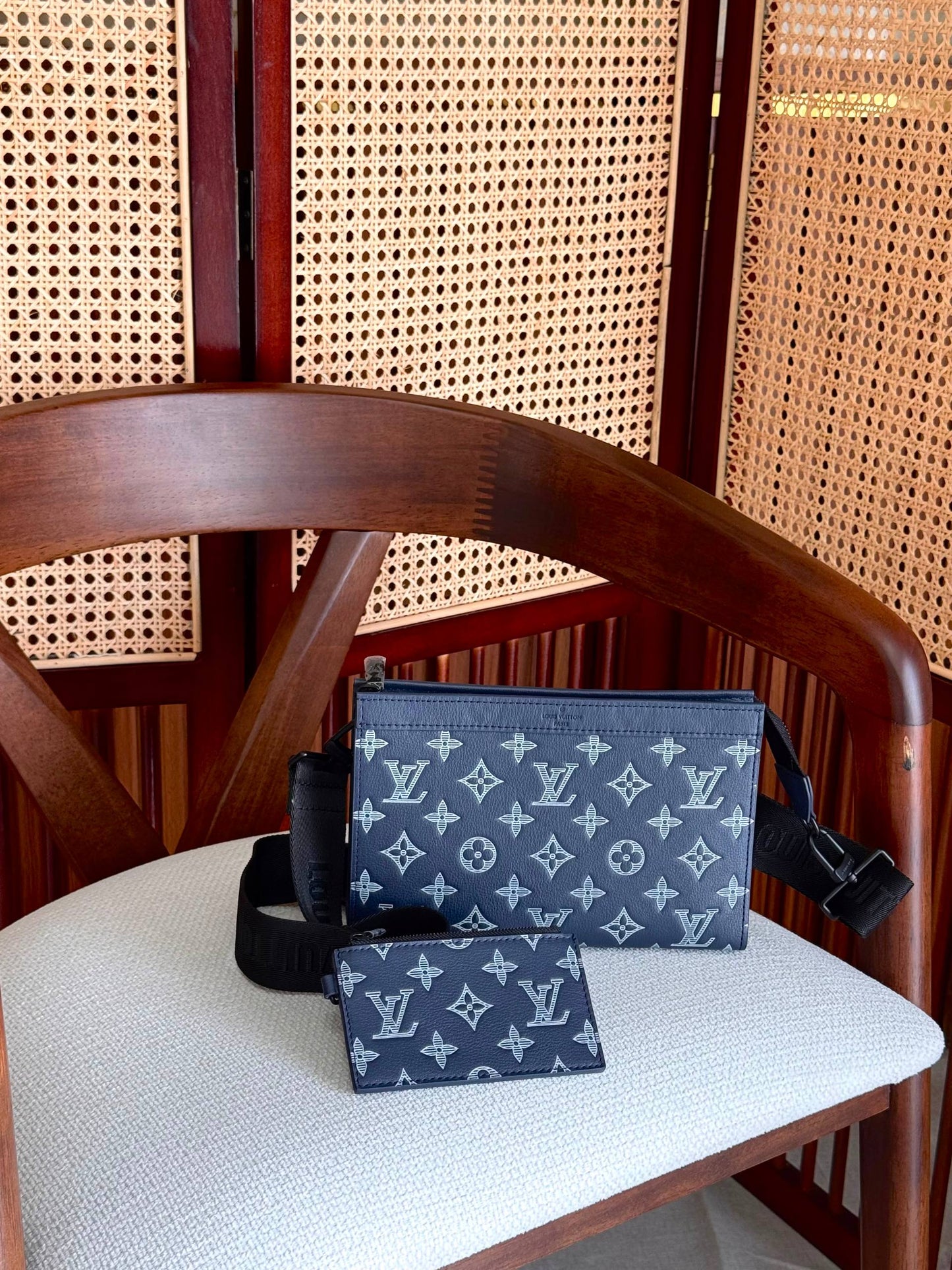 LV
*CROSS BODY*
750 dhs🇦🇪🇦🇪
*AVAILABLE NOW*🦁
Zain284
♥️♥️♥️